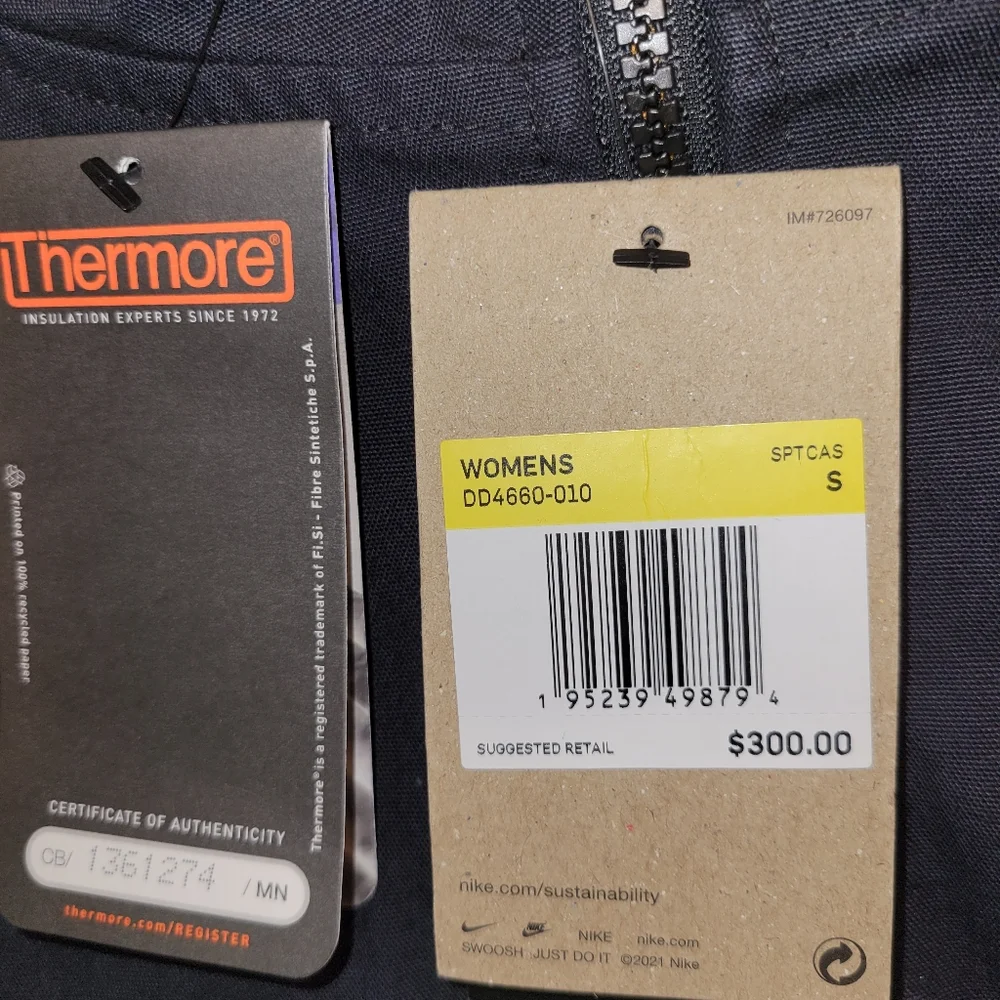 Nike Sportswear Therma-FIT Tech Pack 3-in-1 Jacket Wmns Size Small DD4660-010 - Picture 2 of 7